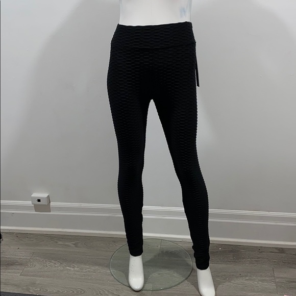 “TikTok” Black Ruched Leggings - Picture 2 of 5
